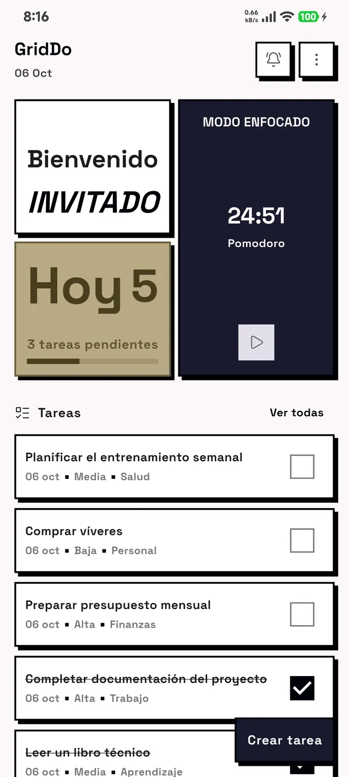 Pantalla de inicio de GridDo con el tema de color oscuro.